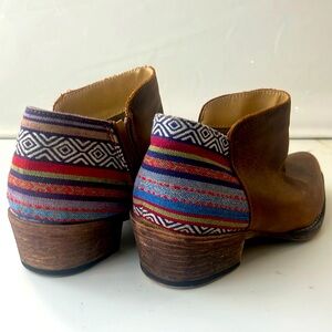Women’s US size 7 Roper brown ankle boots